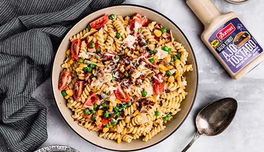 Ensalada de Pasta con Salsa de Ajo Tostado